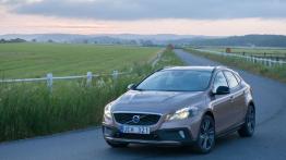 Volvo V40 Cross Country - widok z przodu