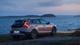 Volvo V40 Cross Country - widok z tyłu