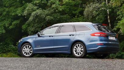 #ford #mondeo #kombi #hybrid #hybryda