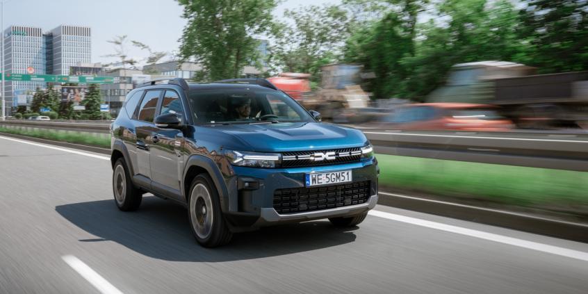 Dacia Bigster Full Hybrid vs Jaecoo 7 Hybrid - porównanie funkcjonalności i napędów. Różne podejścia do pełnej hybrydy