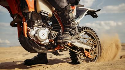 Motocykle ADV średniej klasy – dlaczego segment 450–800cc przejmuje rynek? 