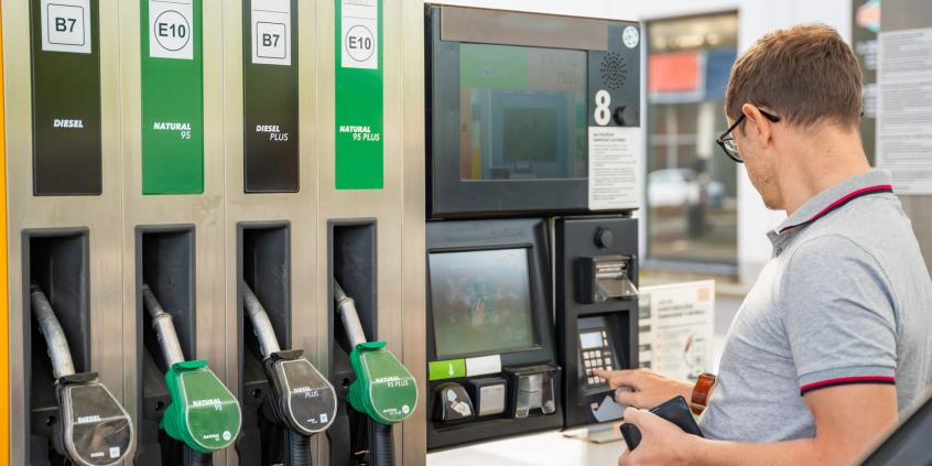 Rekordowe ceny paliw w Niemczech. Co to oznacza dla kierowców i rynku?