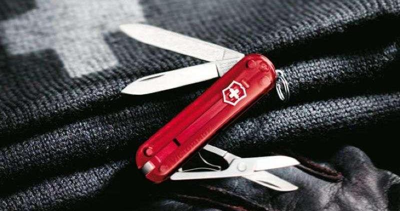 Victorinox  „Szwajcarski Nóż Oficerski” - dla caravaningowego turysty  