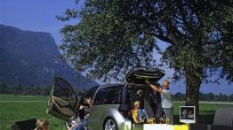 Mercedes F600 Hygenius - tył - bagażnik otwarty