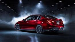 Infiniti Q50 Eau Rouge na torze Spa Francorchamps