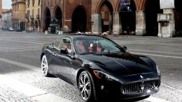 Maserati GranTurismo S - widok z przodu