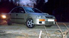 Mazda 323 V S