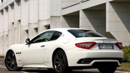 Maserati GranTurismo S - lewy bok