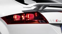 Audi TT RS - lewy tylny reflektor - włączony