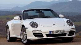 Porsche 911 Carrera 4S - widok z przodu