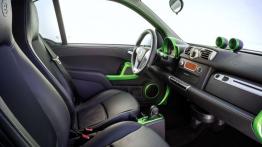 Smart ForTwo electric drive BRABUS - widok ogólny wnętrza z przodu