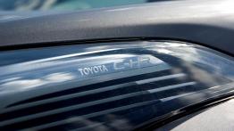 Toyota C-HR – czy wersja benzynowa ma sens?