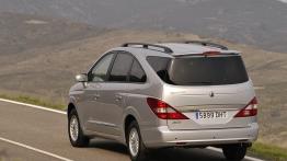 Ssangyong Rodius - widok z tyłu