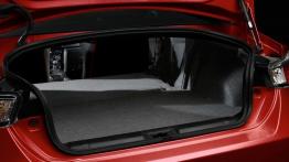 Scion FR-S - tylna kanapa złożona, widok z bagażnika