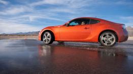 Scion FR-S - lewy bok