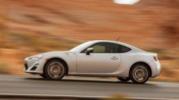 Scion FR-S - lewy bok