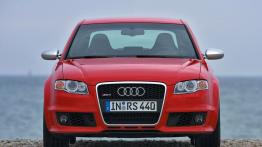 Audi RS4 - widok z przodu