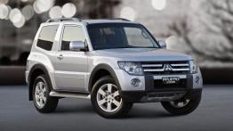Mitsubishi Pajero IV - wersja 3-drzwiowa - widok z przodu