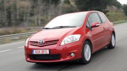 Toyota Auris 2011 - wersja 3-drzwiowa - widok z przodu