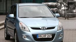Hyundai i20 - wersja 3-drzwiowa - przód - reflektory wyłączone