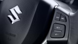 Suzuki Swift 2011 - wersja 3-drzwiowa - sterowanie w kierownicy