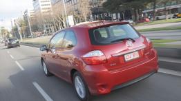 Toyota Auris 2011 - wersja 3-drzwiowa - lewy bok