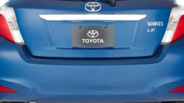 Toyota Yaris 2012 - wersja 3-drzwiowa - zderzak tylny