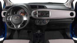 Toyota Yaris 2012 - wersja 3-drzwiowa - pełny panel przedni