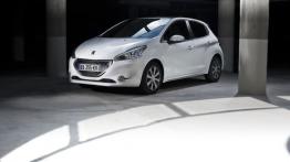 Peugeot 208 - wersja 5-drzwiowa - widok z przodu