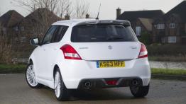 Suzuki Swift V Sport - wersja 5-drzwiowa - widok z tyłu