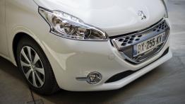 Peugeot 208 - wersja 5-drzwiowa - przód - inne ujęcie