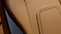 Jaguar C-X17 Concept (2013) - wersja 5-miejscowa - fotel pasażera, widok z przodu