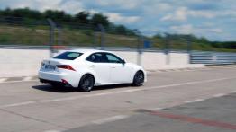 Lexus IS - japońska ofensywa