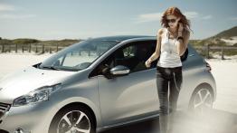 Peugeot 208 - wersja 3-drzwiowa - lewy bok