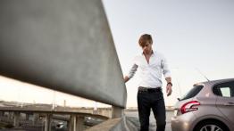 Peugeot 208 - wersja 5-drzwiowa - prawe tylne nadkole