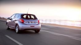Peugeot 208 - wersja 5-drzwiowa - widok z tyłu