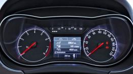 Opel Corsa E (2015) - wersja 3-drzwiowa - zestaw wskaźników