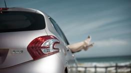 Peugeot 208 - wersja 5-drzwiowa - prawy tylny reflektor - wyłączony