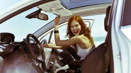 Peugeot 208 - wersja 5-drzwiowa - widok ogólny wnętrza z przodu