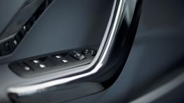 Peugeot 208 - wersja 5-drzwiowa - drzwi kierowcy od wewnątrz