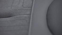 Peugeot 208 - wersja 5-drzwiowa - fotel kierowcy, widok z przodu