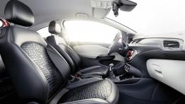 Opel Corsa E (2015) - wersja 3-drzwiowa - widok ogólny wnętrza z przodu