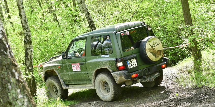 Tania terenówka na co dzień i do rajdów. Ile faktycznie trzeba zapłacić i jak kupować?