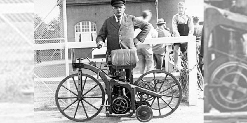 29.08.1885 | Opatentowano pierwszy motocykl – Daimler Reitwagen