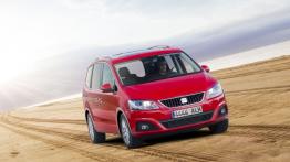 Seat Alhambra 4WD - przód - reflektory włączone