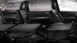 Fiat Freemont AWD - tylna kanapa złożona, widok z boku