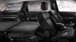 Fiat Freemont AWD - tylna kanapa złożona, widok z boku