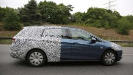 Opel Astra Sports Tourer 2016 - nadchodzi nowe