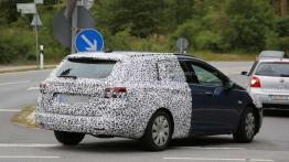 Opel Astra Sports Tourer 2016 - nadchodzi nowe