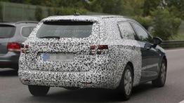 Opel Astra Sports Tourer 2016 - nadchodzi nowe